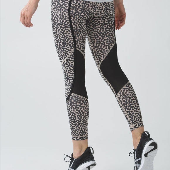 Lululemon pedal to the medal 7/8 tight - Picture 1 of 8